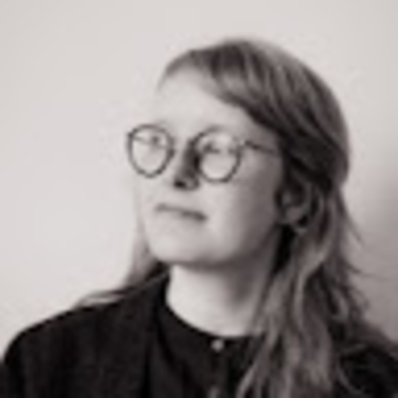 Meet your Posher, Laura - Picture 1 of 1